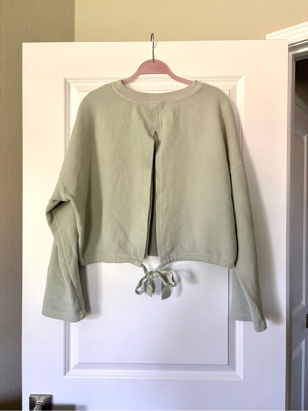 Fabletics Open Back Tie Sweatshirt | Waffle Knit | Sage Green | Size XL
